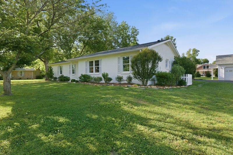 102 Hamlet Dr, Franklin, TN 37064
