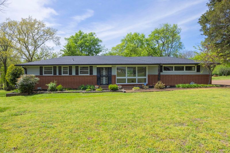 127 Riviera Dr, Hendersonville, TN 37075