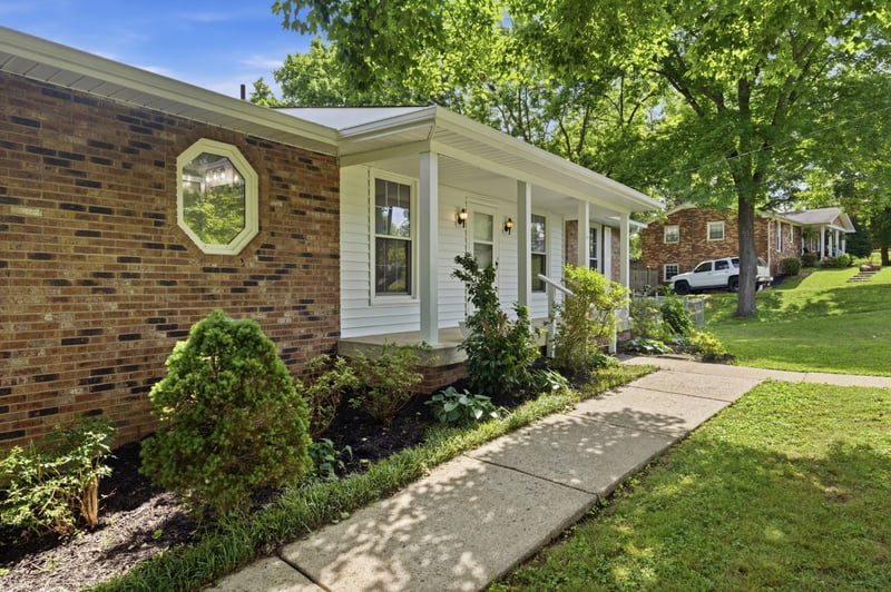 135 Gatone Dr, Hendersonville, TN 37075