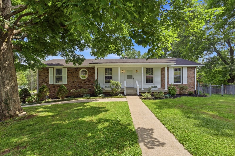 135 Gatone Dr, Hendersonville, TN 37075