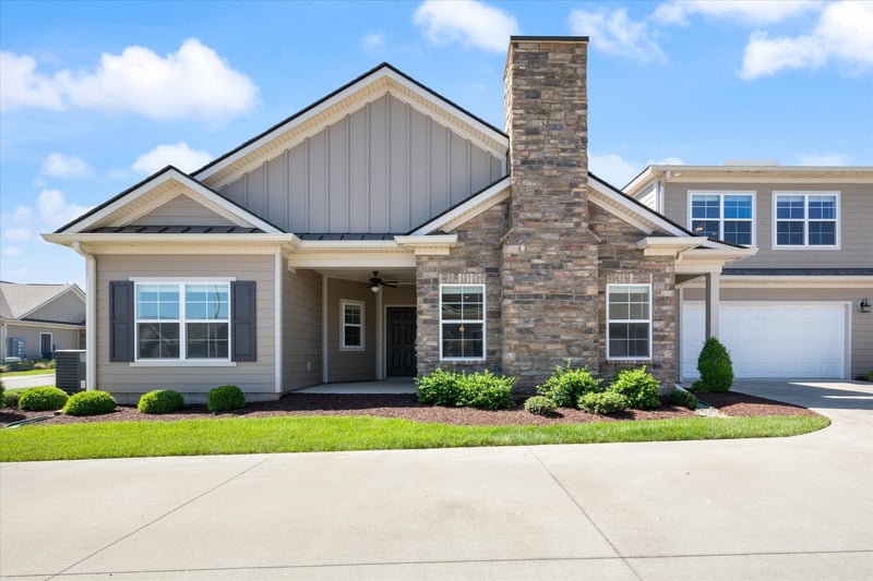 2326 Stonecenter Ln, Murfreesboro, TN 37128
