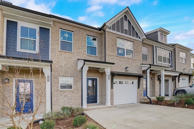 165 Rothwood Pvt Dr, Hendersonville, TN 37075