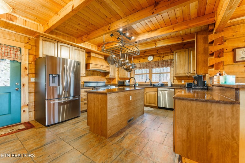 3044 Redtail Rd, Sevierville, TN 37862
