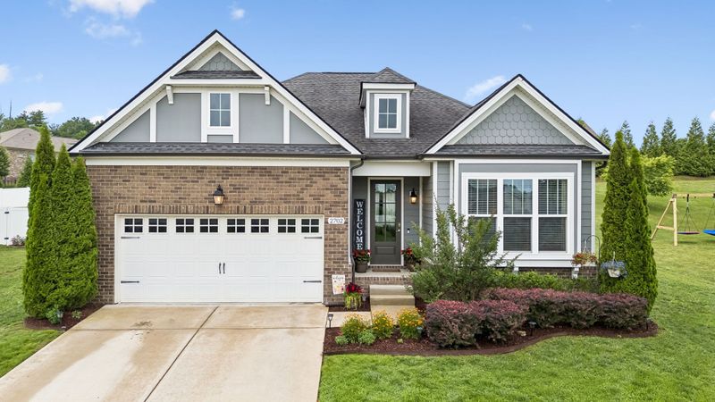 2702 Nottingham Dr, Columbia, TN 38401