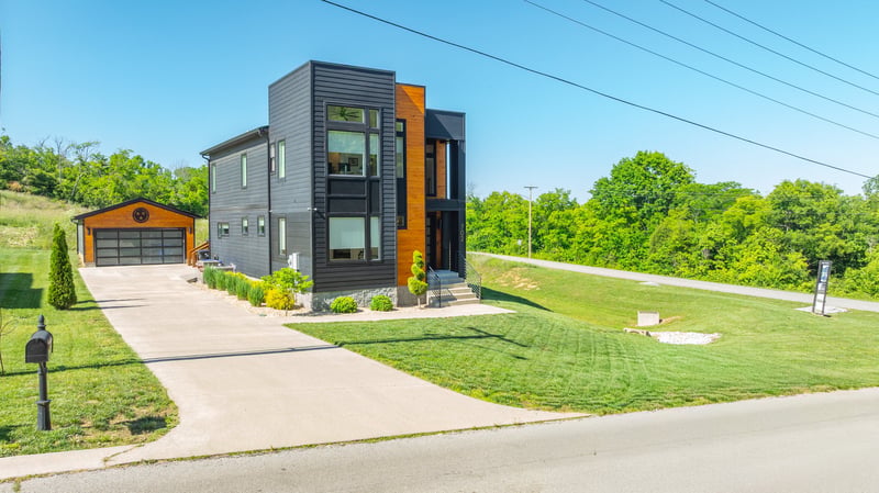 702 W 4th St, Columbia, TN 38401