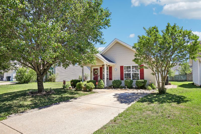 5063 Boyd Dr, Murfreesboro, TN 37129
