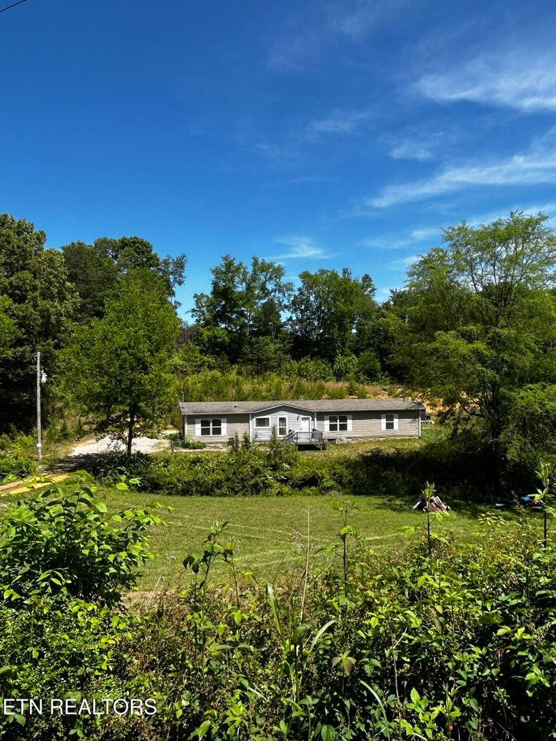 1796 Pine Grove Providence Rd, Loudon, TN 37774