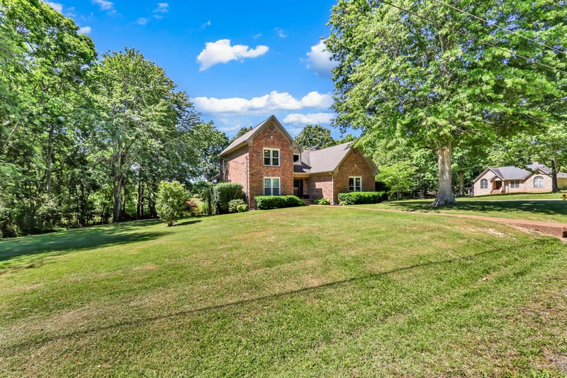 200 Plantation Ct, Dickson, TN 37055
