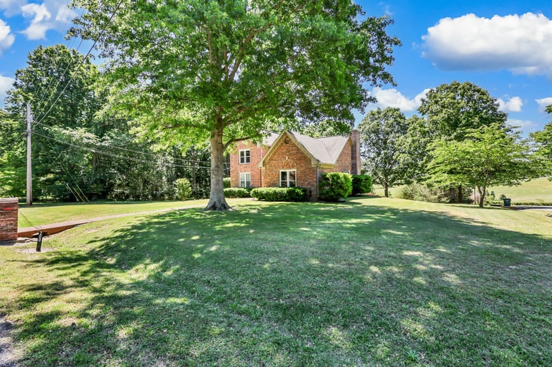 200 Plantation Ct, Dickson, TN 37055