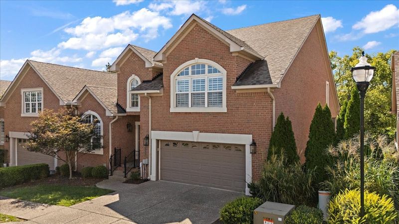 1005 Peck Pl, Hendersonville, TN 37075