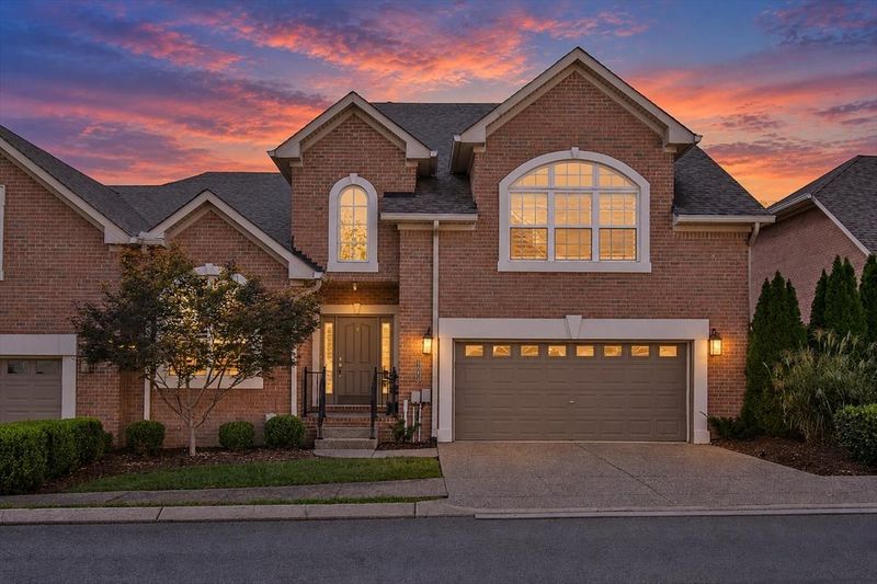 1005 Peck Pl, Hendersonville, TN 37075