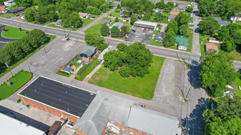 1008 Mcfarland Ave, Rossville, GA 30741