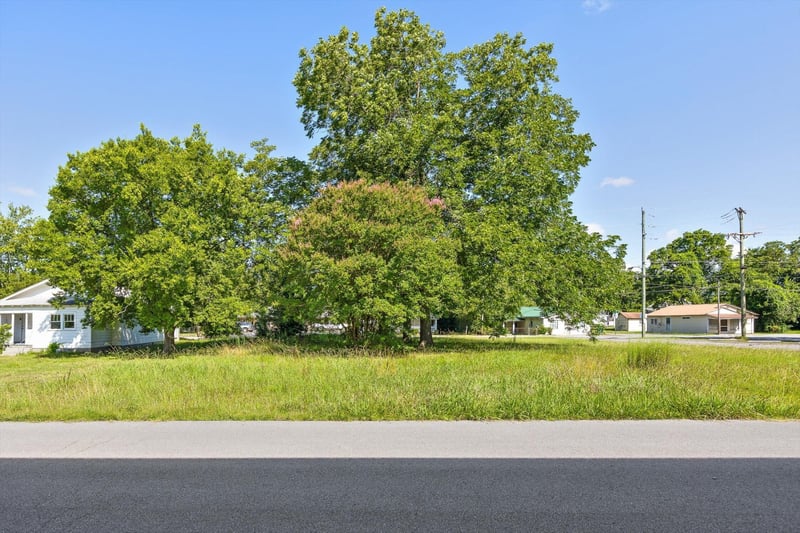 1008 Mcfarland Ave, Rossville, GA 30741