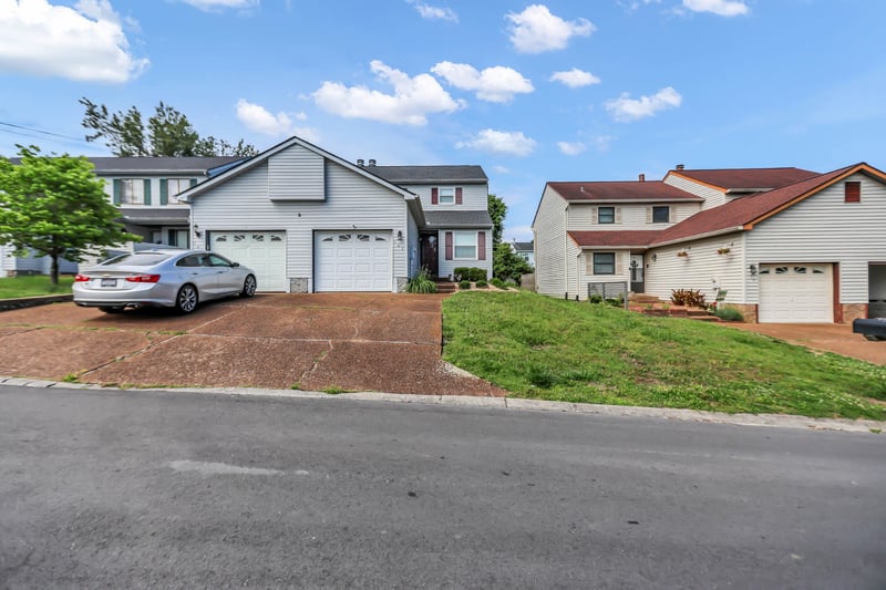 107 Maple Way N, Hendersonville, TN 37075