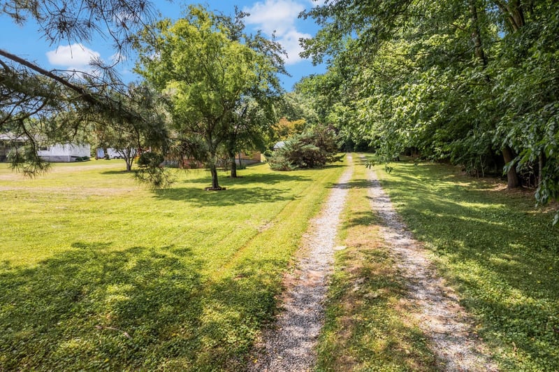 7898 Highway 41 N, Adams, TN 37010