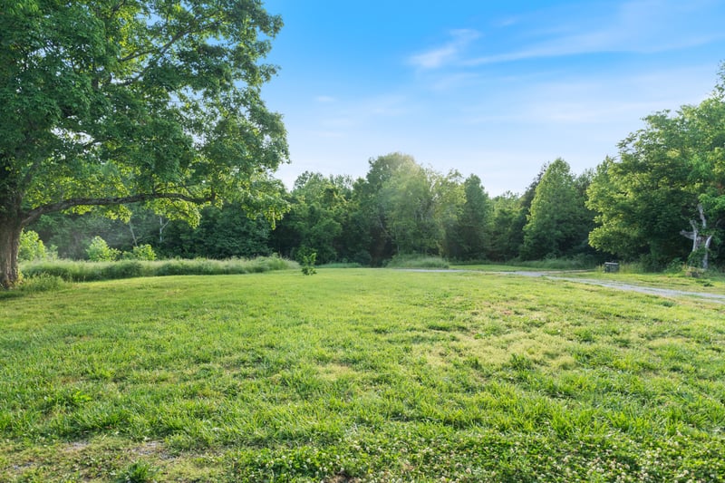 1027 Lockridge Ln, Ashland City, TN 37015