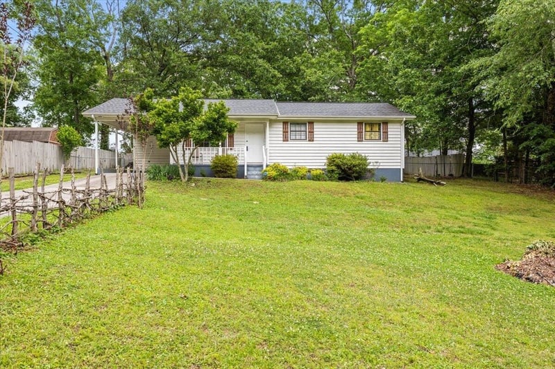 4050 Village Dr, Cohutta, GA 30710