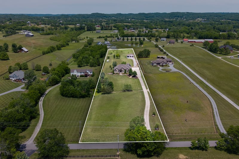 1196 Liberty Ln, Gallatin, TN 37066