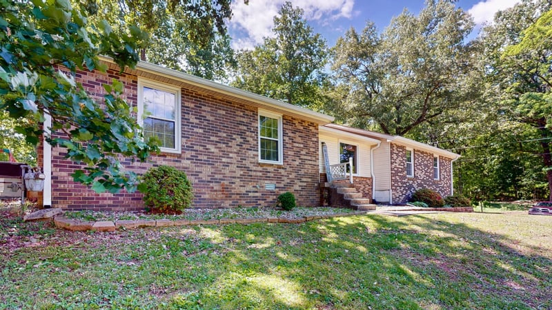 268 Raymond Hodges Rd, Cottontown, TN 37048