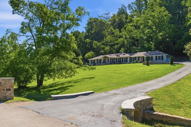 6617 Ellesmere Rd, Nashville, TN 37205