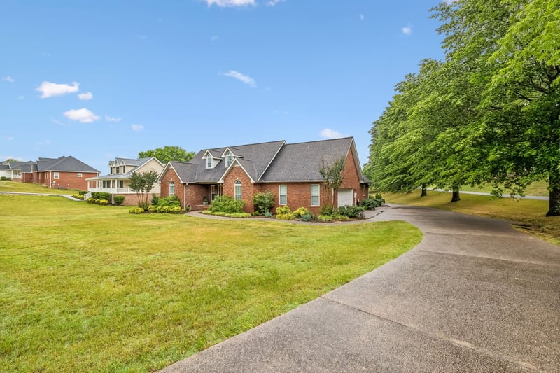 6 County House Cir, Carthage, TN 37030