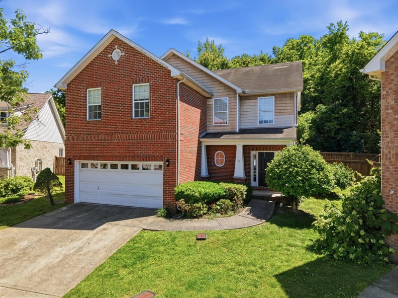 6896 Bridgewater Dr, Nashville, TN 37221