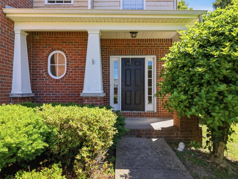 6896 Bridgewater Dr, Nashville, TN 37221