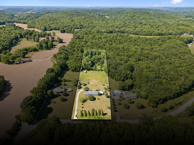 4870 Haley Ln, Columbia, TN 38401