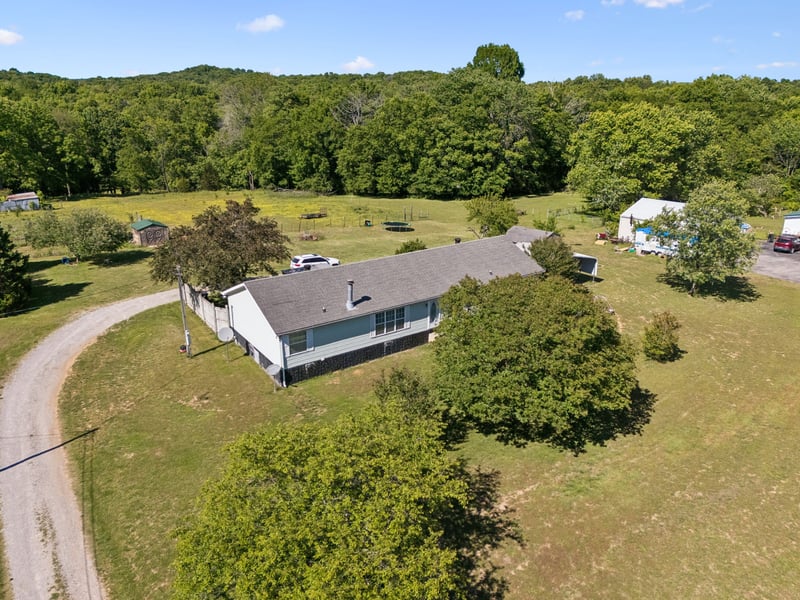 4870 Haley Ln, Columbia, TN 38401