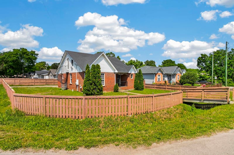 801 N Dupont Ave N, Madison, TN 37115