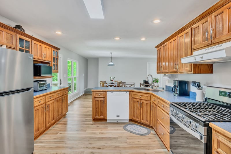 643 Bear Creek Valley Rd, Bon Aqua, TN 37025