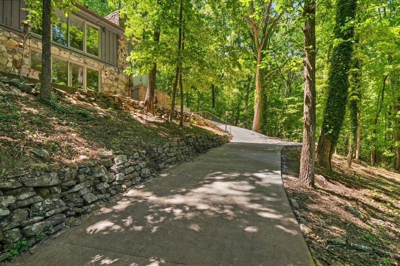 2312 W Mount Haven Dr, Dalton, GA 30720