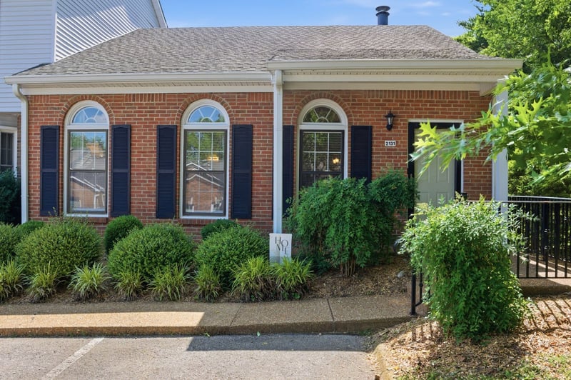2131 Benton Hall Ct, Columbia, TN 38401