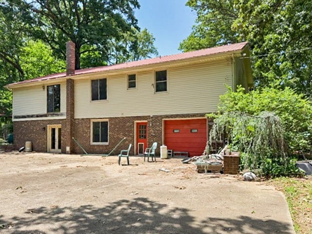 1045 Highland Dr, Dickson, TN 37055