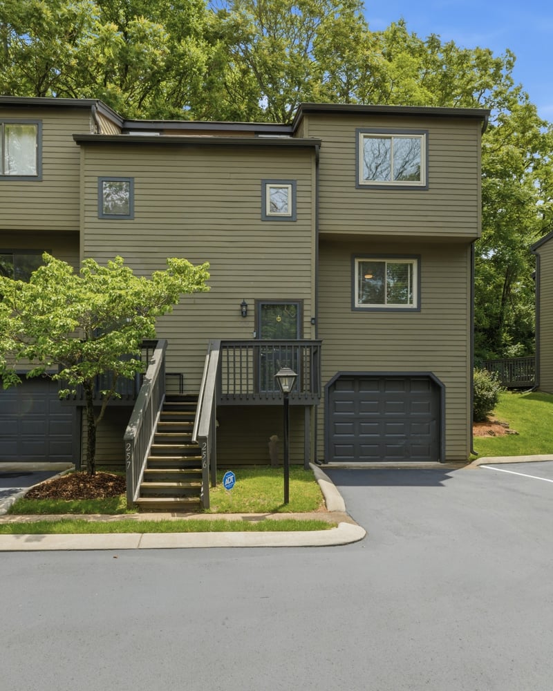 256 Summit Ridge Dr, Nashville, TN 37215
