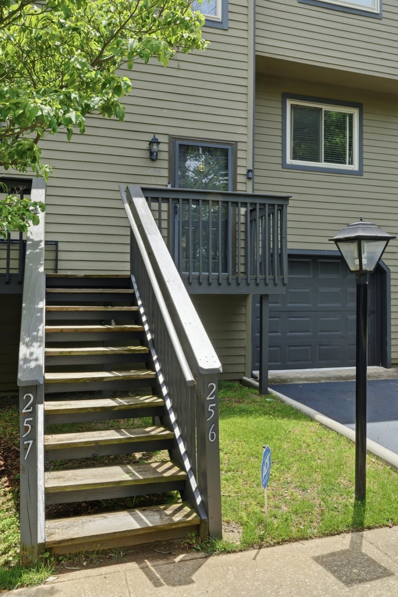 256 Summit Ridge Dr, Nashville, TN 37215