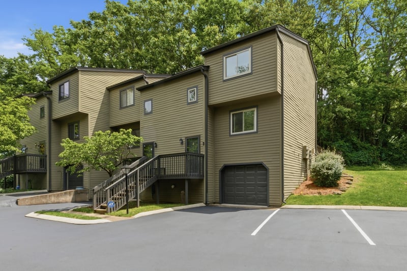 256 Summit Ridge Dr, Nashville, TN 37215