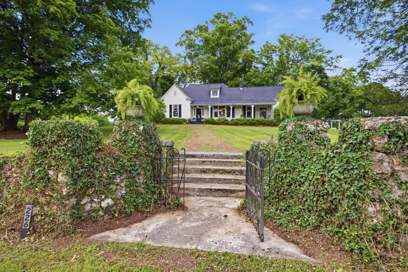 226 Lee Ave, Chickamauga, GA 30707