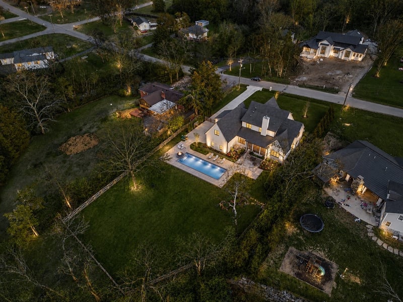 721 Newberry Rd, Nashville, TN 37205