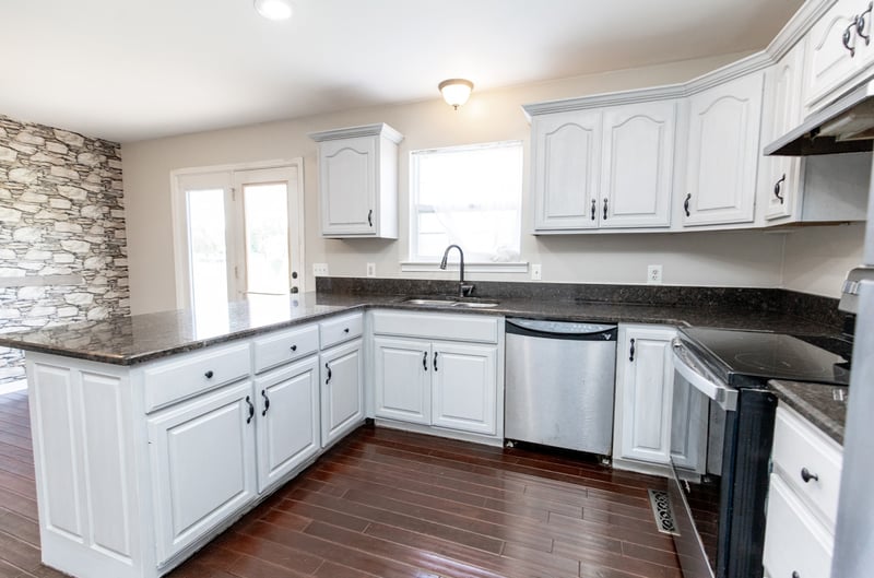 443 Clearview Rd, Cottontown, TN 37048