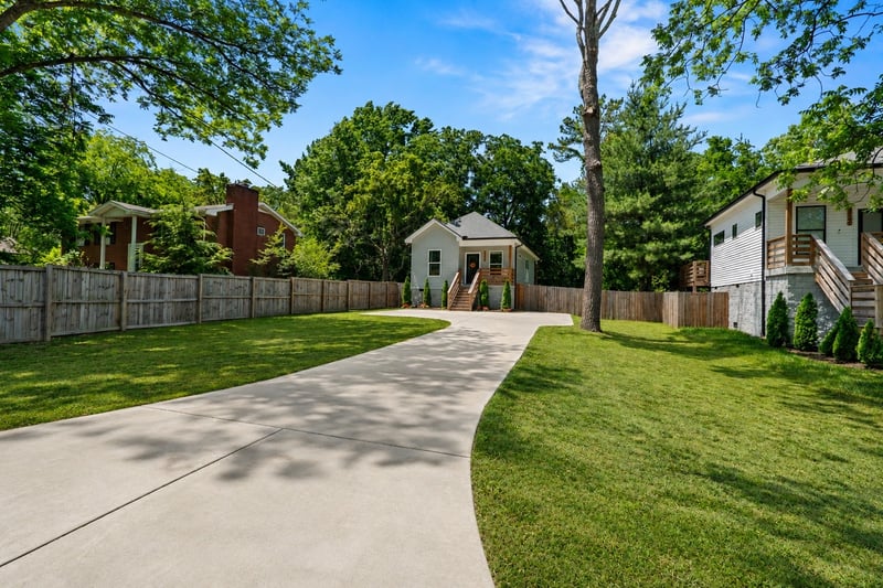 1102 Fernbank Dr, Madison, TN 37115