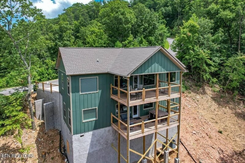 3321 Grouse Ridge Ln, Sevierville, TN 37862