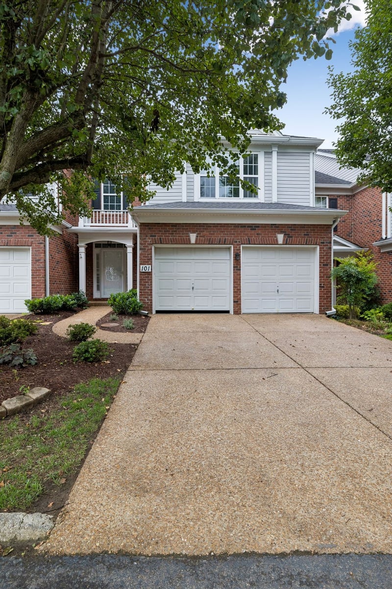 231 Green Harbor Rd #101, Old Hickory, TN 37138