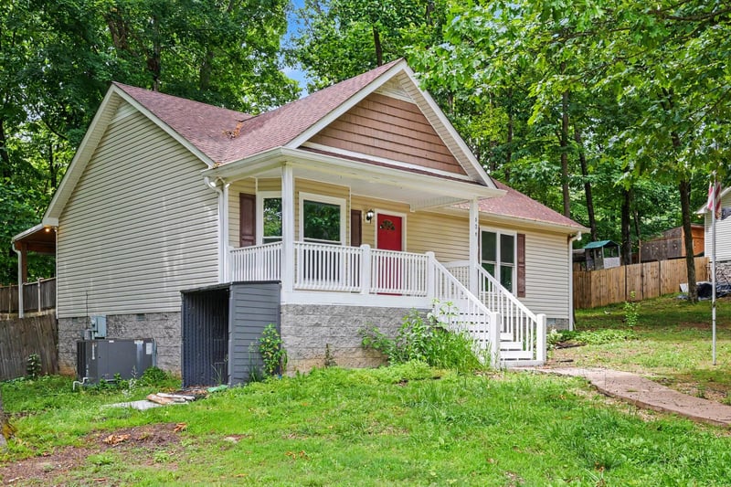608 South Evening Shade, White Bluff, TN 37187