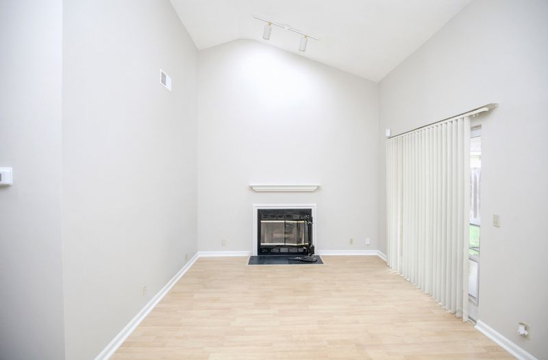 2009 Valley Dr, Goodlettsville, TN 37072