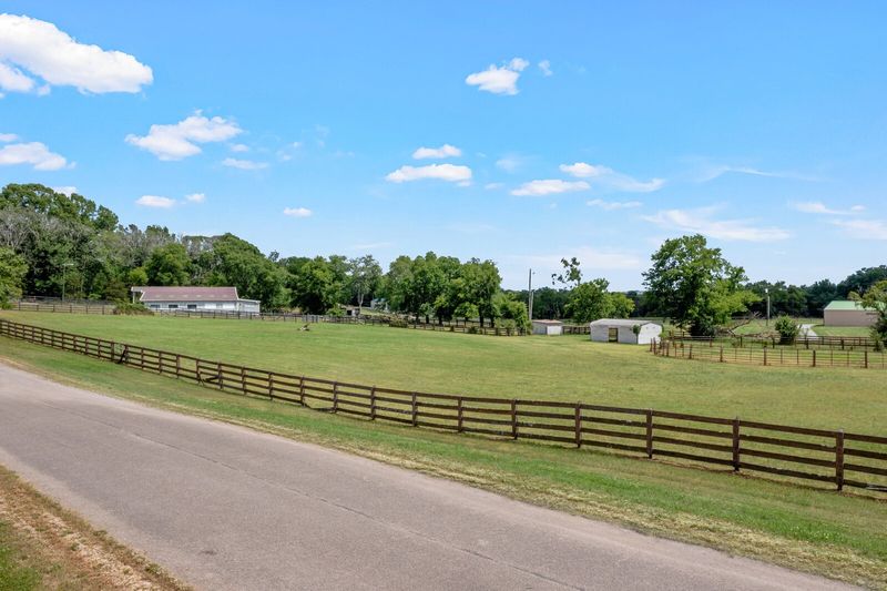 105 Pineywood Acres Dr, Madison, TN 37115