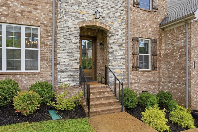 8045 Still Spring Ridge Dr, Nashville, TN 37221