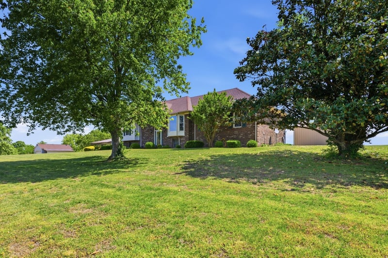 1474 Hardison Rd, Columbia, TN 38401
