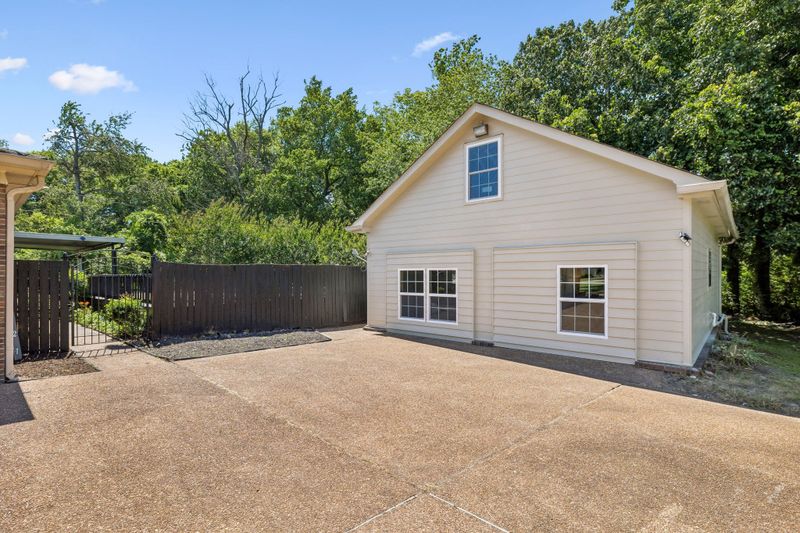 216 Bartonwood Dr, Lebanon, TN 37087