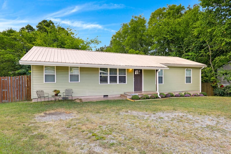 39 Fine St, Rossville, GA 30741